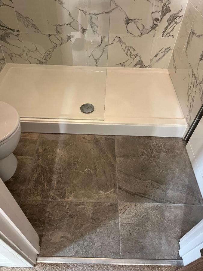 Private Room, Shared Bathroom With One Other, Tea And Coffee Making Facilities, Mini Fridge And Hairdryer, King Sized Bed With Help Yourself Continental Breakfast In Secluded Modern Property With Parking Bournemouth Bagian luar foto